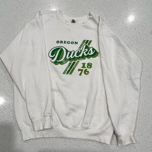 Oregon Ducks Vintage White and Green Unisex Sweatshirt, M